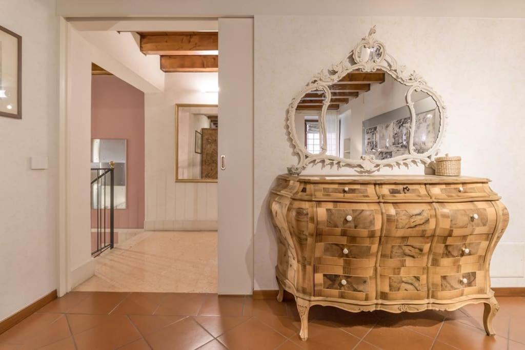 Residenza Angels @Piazzadelleerbe Apartment Verona Exterior foto