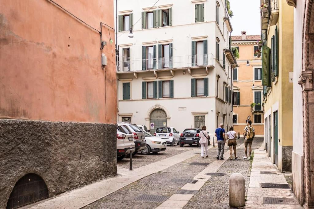 Residenza Angels @Piazzadelleerbe Apartment Verona Exterior foto