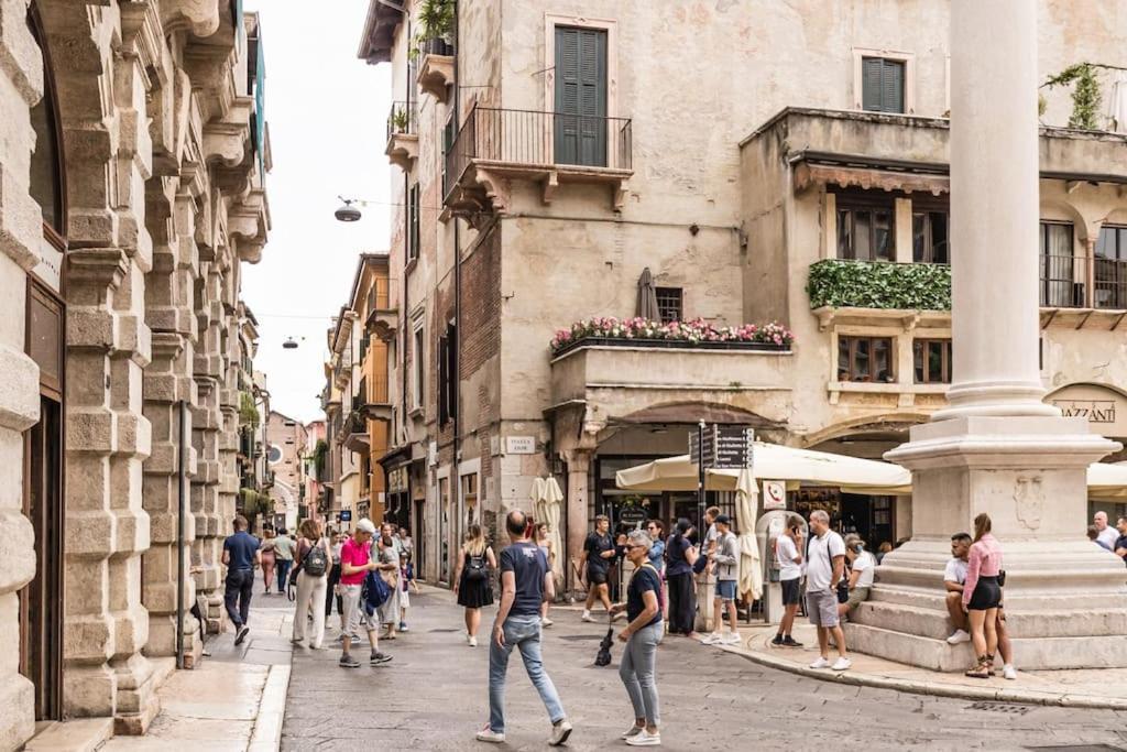 Residenza Angels @Piazzadelleerbe Apartment Verona Exterior foto